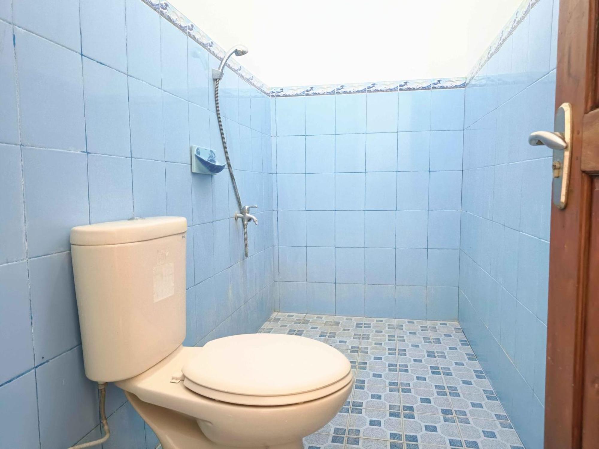 Jogo Segoro Homestay Mitra Reddoorz Near Pantai Sundak Gunungkidul Ngandong Room photo